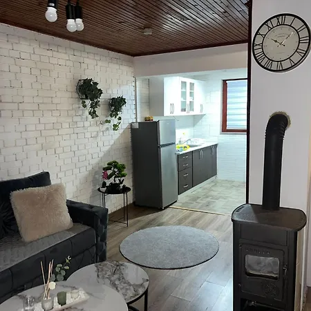 Vikendica Sa Bazenom Aria *